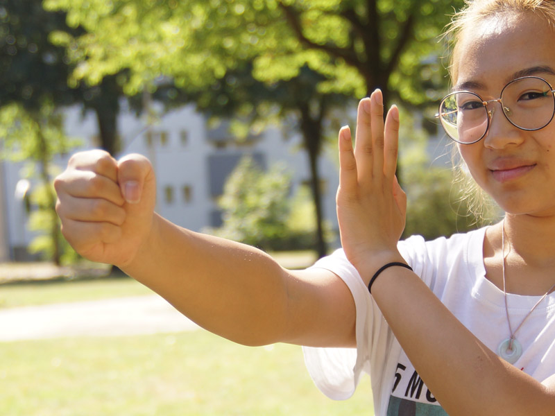 Wie macht man eine Faust - Kampfkunst für Frauen und Mädchen in Saarbrücken